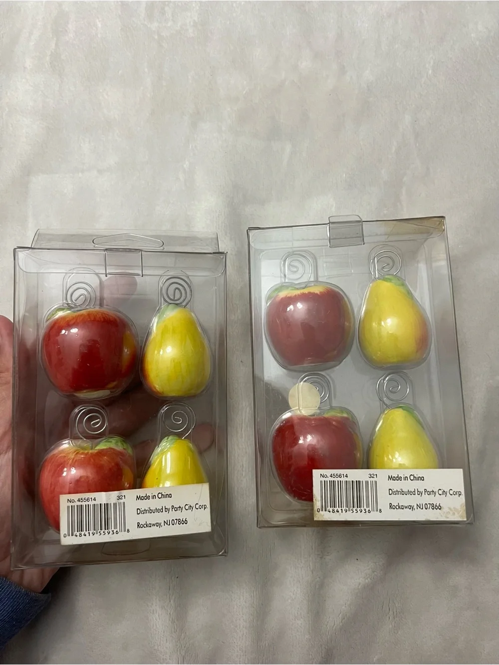 Party City Fruit Placecard Holders in Yellow & Red - 2 Packs